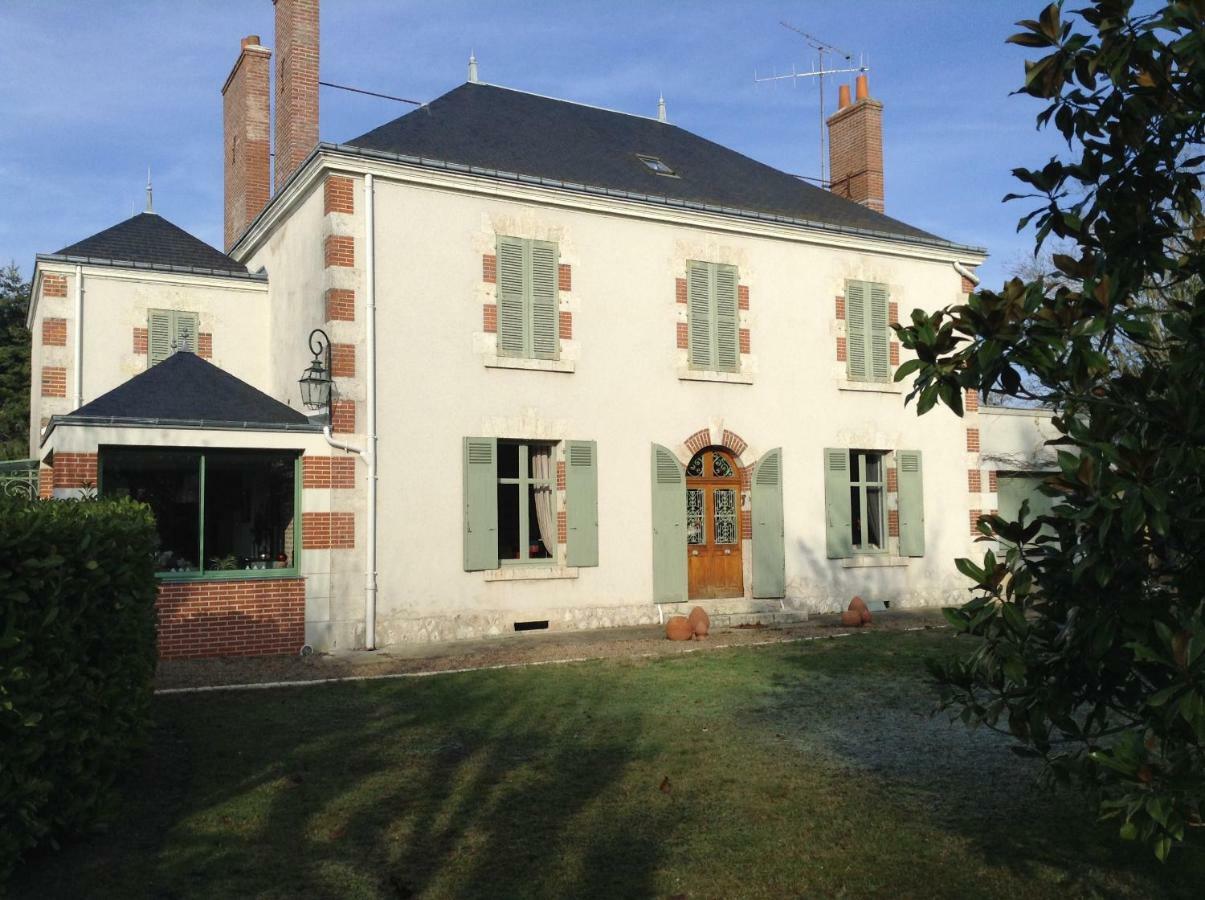 Aux Coeurs De L'Atelier Hotel Menars Bagian luar foto