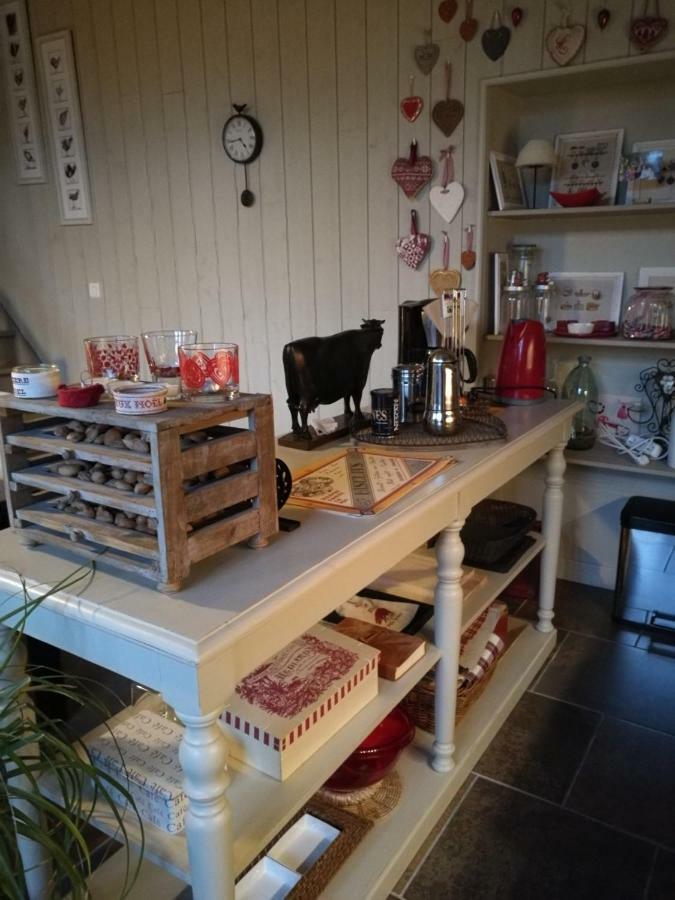 Aux Coeurs De L'Atelier Hotel Menars Bagian luar foto